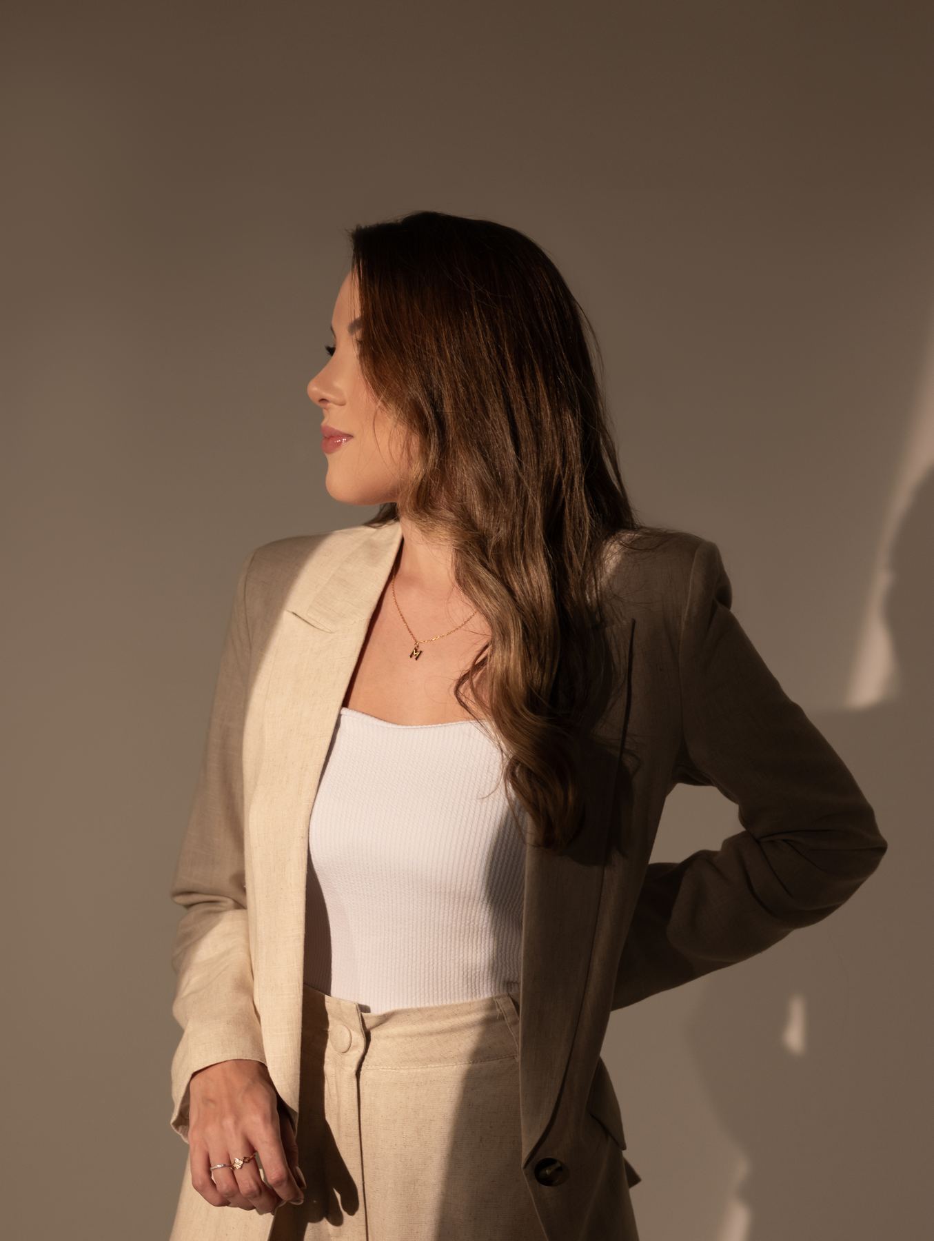 Dra. Marina Peres no consultório